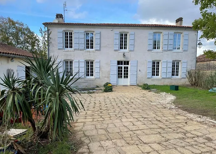 Дом отдыха Le Pre Aux Moines *